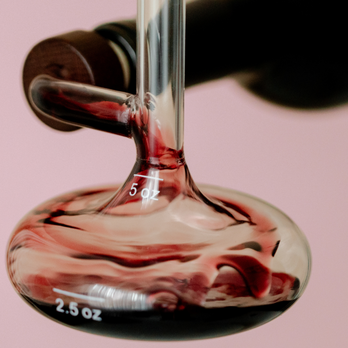 Savvy Llama wine decanting kit’s hand-blown mini decanter. Part of an elegant wine decanter gift set for women who want to pour with effortless confidence